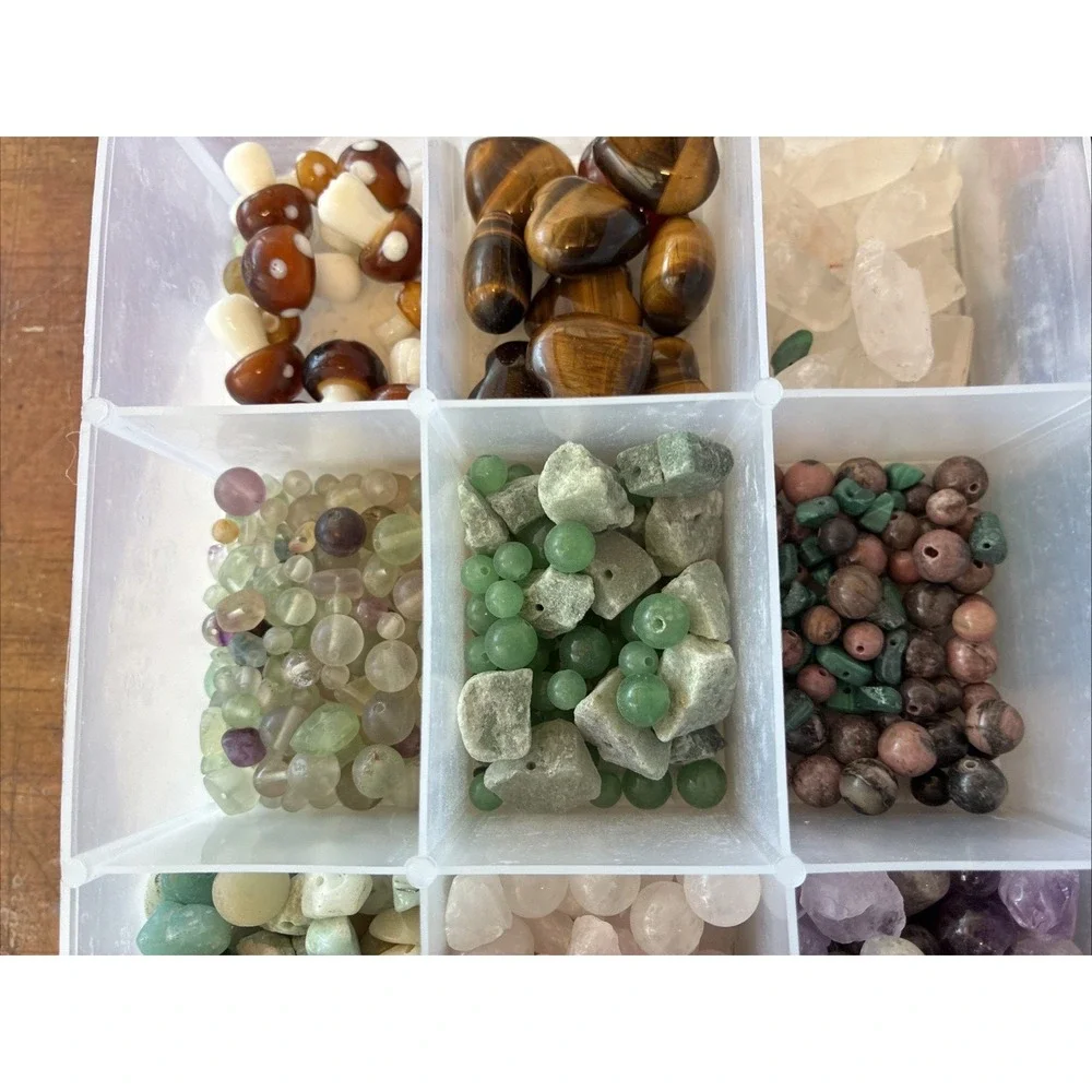 JEWELRY MAKING GEMSTONES 💎 CRYSTALS ROCK KIT W/CASE (16)